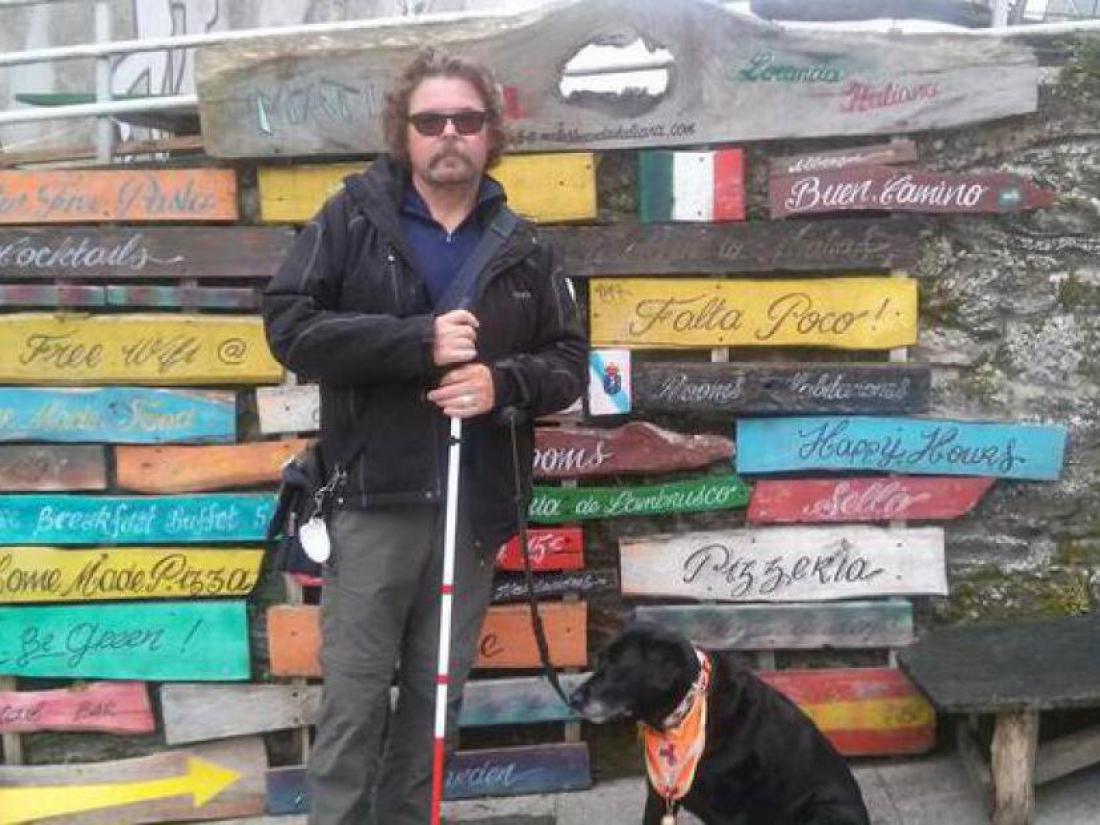 Slepi Slovenec prvi na svetu prehodil Camino de Santiago