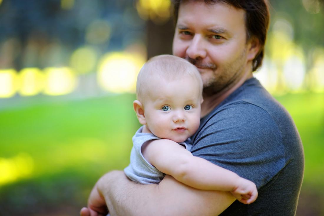 Slovenski moški: Vedno več samomorov in očetov samohranilcev