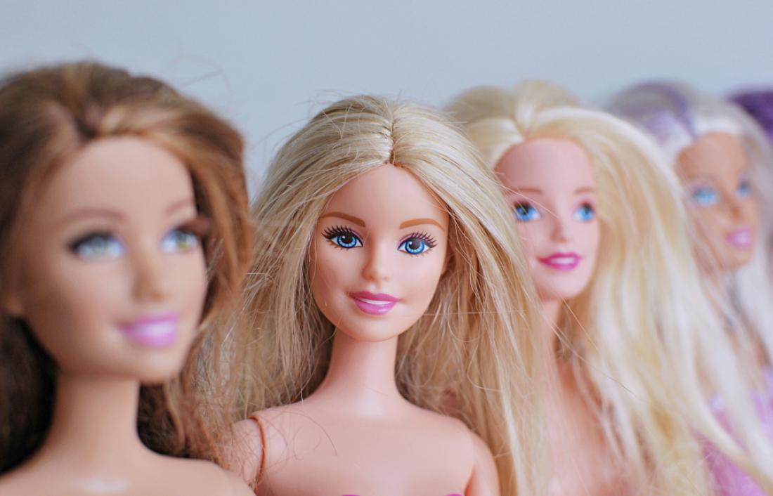 Barbie v 60 letih od lahkoživke do feministke 