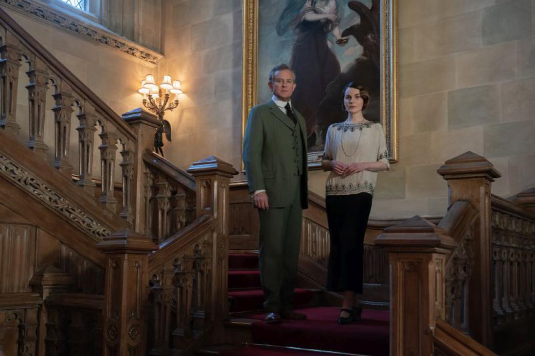 HUGH BONNEVILLE (Robert Grantham) in MICHELLE DOCKERY (Lady Mary)_Downton Abbey Nova doba.jpg